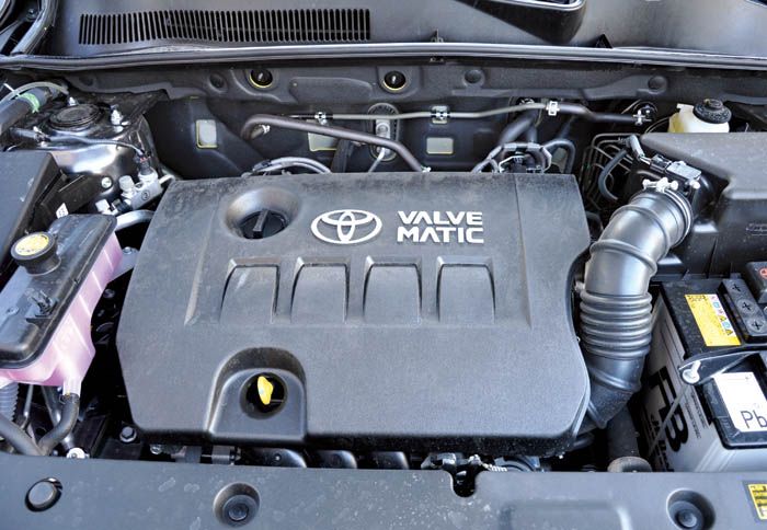 Στα 2 λίτρα ο σύγχρονος κινητήρας του RAV4 αποδίδει 158 ίππους και καίει πολύ ανταγωνιστικά. 